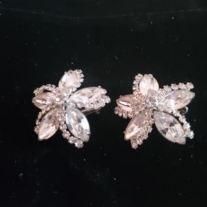 BEAUTIFUL WEISS RHINESTONE EARRINGS VINTAGE